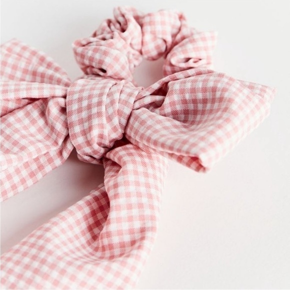NEW URBAN OUTFITTERS PINK GINGHAM BOW SCRUNCHIE - Picture 4 of 5